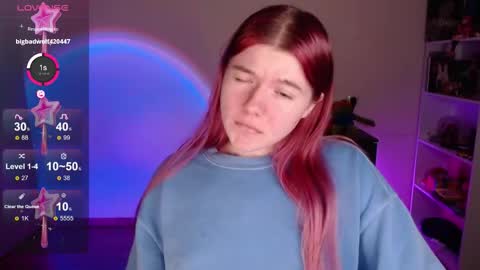 Snapshot of strawberry_juli chatting on 11.10.25 Juli online show from 11.10.25