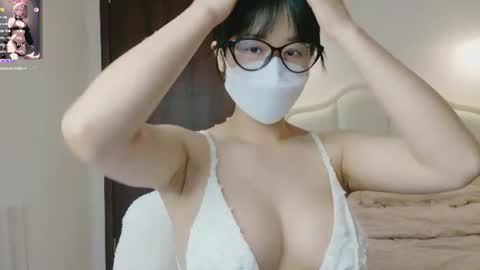 strawberry_loveee online show from 07.15.26