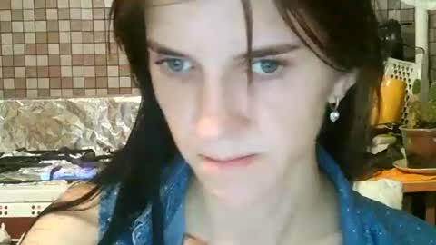 Snapshot of strawberry_storm chatting on 10.16.25 Strawberry Storm online show from 10.16.25