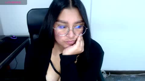 strawlux online show from 04.01.26