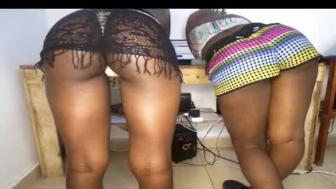 Snapshot of streetlioness chatting on 02.17.26 streetlioness online show from 02.17.26