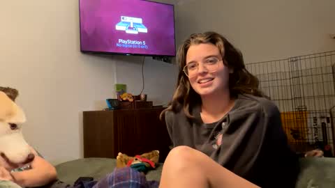 Snapshot of stringsandcurves chatting on 03.09.25 StringsNCurves online show from 03.09.25