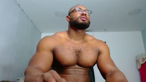 Snapshot of strong_george1 chatting on 01.15.25 strong_george1 online show from 01.15.25