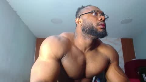 Snapshot of strong_george1 chatting on 10.09.25 strong_george1 online show from 10.09.25