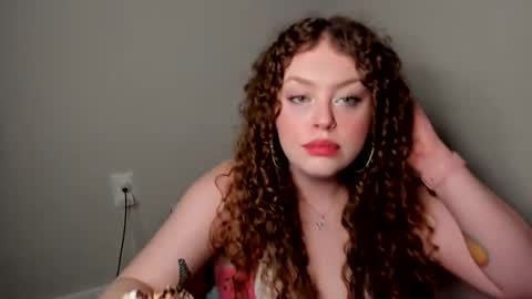 Snapshot of strwbby chatting on 11.22.25 Strwbby online show from 11.22.25