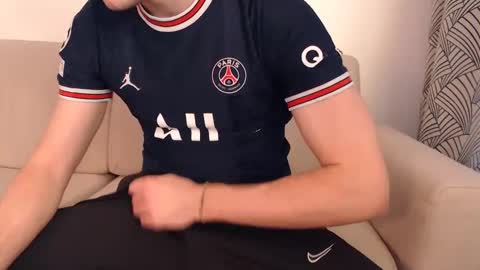 Stud From Paris online show from 03.05.25