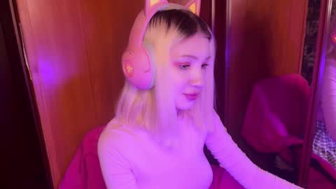 Snapshot of stuffy_ri chatting on 12.05.24 stuffy_ri online show from 12.05.24