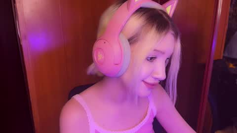 Snapshot of stuffy_ri chatting on 12.08.24 stuffy_ri online show from 12.08.24