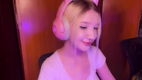 Snapshot of stuffy_ri chatting on 12.08.24 stuffy_ri online show from 12.08.24