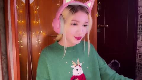 Snapshot of stuffy_ri chatting on 12.17.24 stuffy_ri online show from 12.17.24