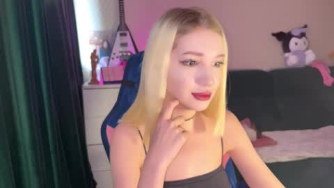 Snapshot of stuffy_ri chatting on 12.23.24 stuffy_ri online show from 12.23.24