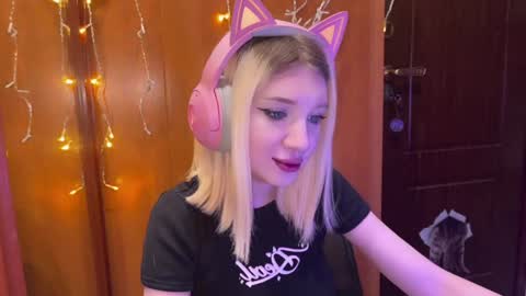 Snapshot of stuffy_ri chatting on 12.28.24 stuffy_ri online show from 12.28.24