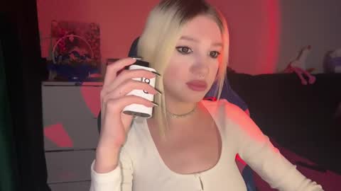 Snapshot of stuffy_ri chatting on 01.11.25 stuffy_ri online show from 01.11.25