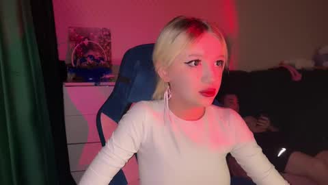 Snapshot of stuffy_ri chatting on 01.12.25 stuffy_ri online show from 01.12.25