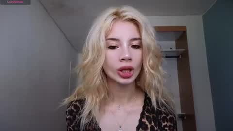 Sofa online show from 03.28.26