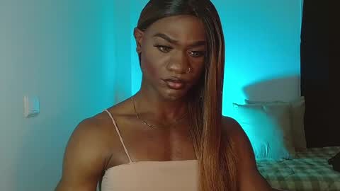 Snapshot of suannyklatten_ chatting on 02.05.25 Suanny Klatten It is my account independent online show from 02.05.25