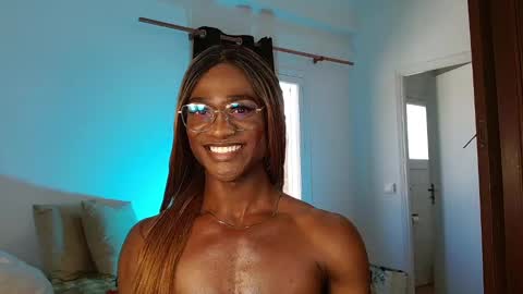 Snapshot of suannyklatten_ chatting on 02.11.25 Suanny Klatten It is my account independent online show from 02.11.25