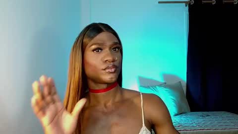 Snapshot of suannyklatten_ chatting on 03.02.25 Suanny Klatten It is my account independent online show from 03.02.25