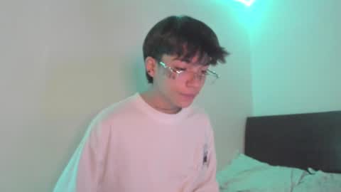 Snapshot of submissive_boyy_ chatting on 12.15.24 nico online show from 12.15.24