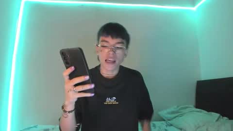 Snapshot of submissive_boyy_ chatting on 12.27.24 nico online show from 12.27.24