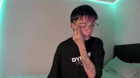 Snapshot of submissive_boyy_ chatting on 01.02.25 nico online show from 01.02.25