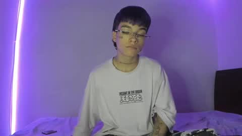 Snapshot of submissive_boyy_ chatting on 01.06.25 nico online show from 01.06.25