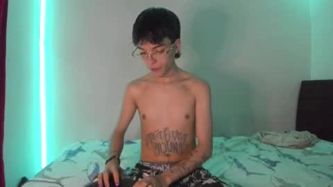 Snapshot of submissive_boyy_ chatting on 01.15.25 nico online show from 01.15.25