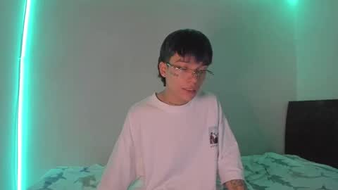 Snapshot of submissive_boyy_ chatting on 01.16.25 nico online show from 01.16.25