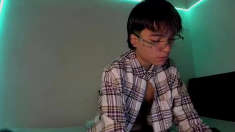 Snapshot of submissive_boyy_ chatting on 02.12.25 nico online show from 02.12.25