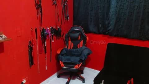 Snapshot of submissiveemily chatting on 06.04.26 submissiveemily online show from 06.04.26