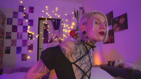 Snapshot of succubus_66 chatting on 01.25.25 succubus_66 online show from 01.25.25