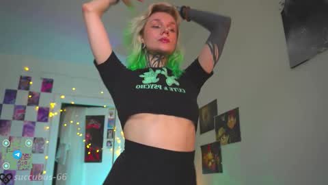 Snapshot of succubus_66 chatting on 09.17.25 succubus_66 online show from 09.17.25