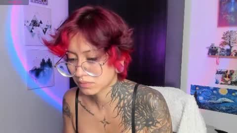 Snapshot of succubus_girl_ chatting on 06.11.26 Alexy online show from 06.11.26
