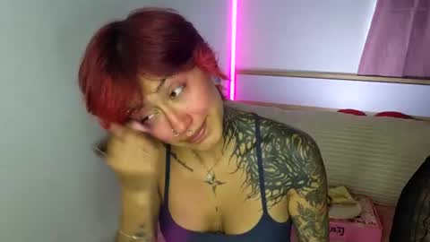 Snapshot of succubus_girl_ chatting on 07.11.26 Alexy online show from 07.11.26