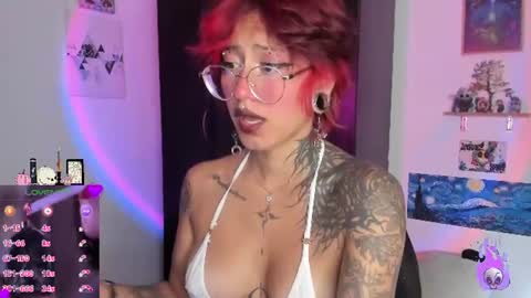 Snapshot of succubus_girl_ chatting on 07.22.26 Alexy online show from 07.22.26