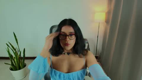 Snapshot of succubus_vitta chatting on 06.07.26 Vitta online show from 06.07.26