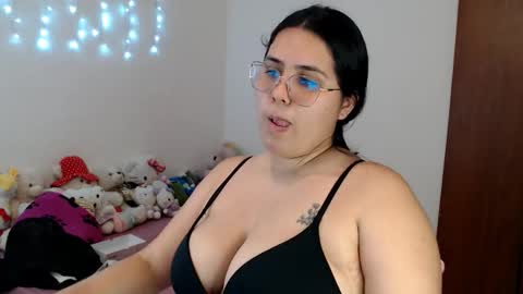 Snapshot of suckdreams19 chatting on 02.05.26 Sofi Kitty online show from 02.05.26