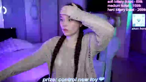 Snapshot of sugar_peasy chatting on 10.18.25 Rikki online show from 10.18.25