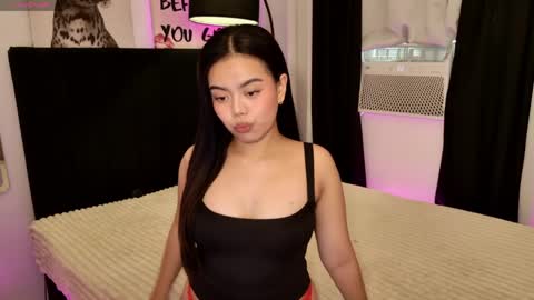 Snapshot of sugar_pinay18x chatting on 04.26.26 sugar_pinay18x online show from 04.26.26