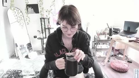 Ella online show from 05.14.26