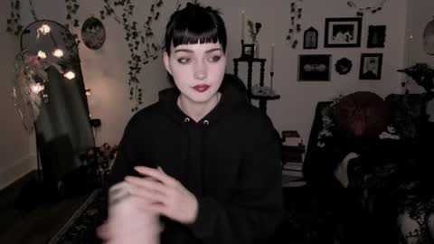 Ella online show from 06.17.26