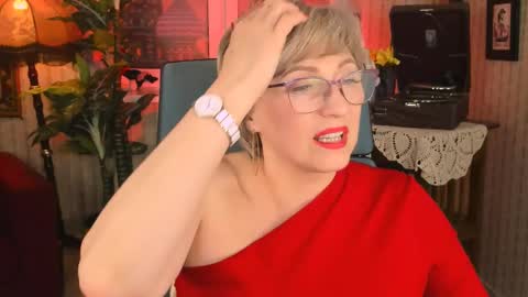 Vivien online show from 02.12.25