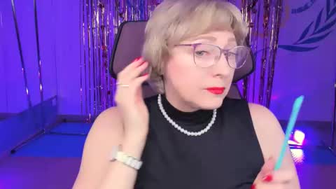 Vivien online show from 02.22.25