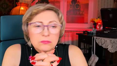 Vivien online show from 03.05.25