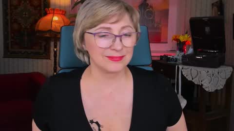 Vivien online show from 03.06.25