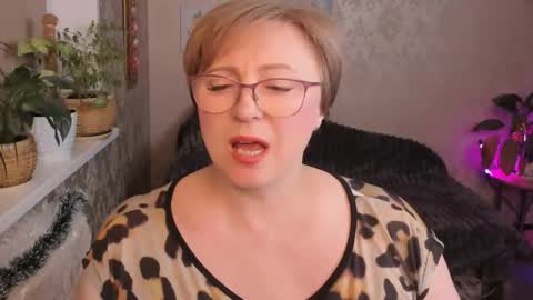 Vivien online show from 01.07.26