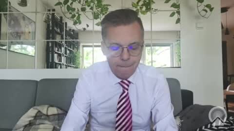 Snapshot of suit_elegant chatting on 07.18.26 Suit tie horny online show from 07.18.26