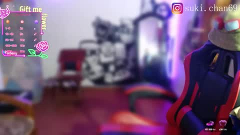 Snapshot of sukichan_ chatting on 09.09.25 Sukylee online show from 09.09.25