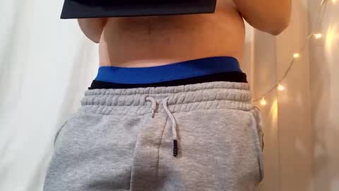 Snapshot of sullyniko chatting on 10.31.25 Niko online show from 10.31.25