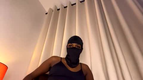 Snapshot of sultryaura chatting on 04.29.26 maskedtemptress online show from 04.29.26
